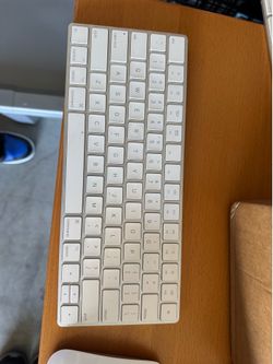Apple Rechargeable Wireless Bluetooth Keyboard