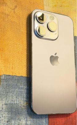 iPhone 14 PRO unlocked in very good conditions
