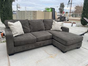 2PC Brown Sectional W/ Reversible Chase! 