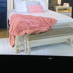 Queen Silver Wood Frame Bed  with Upholstered Faux Leather Panel Headboard, stone button accents