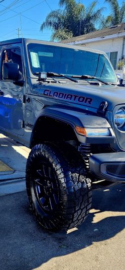 Jeep gladiator or wrangler rims and tires