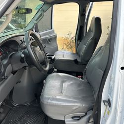 2006 Ford E250 Extendido 132k $6.200