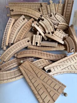 Thomas the Tank Engine Wooden Railway Track – 60 Pieces