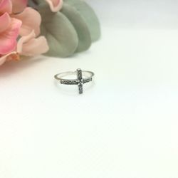 Sideways Flower Cross Ring|Size 8