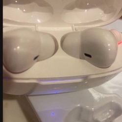 WIRELESS EARBUDS 