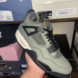 Jordan 4 Undefeated Size 9M DS 