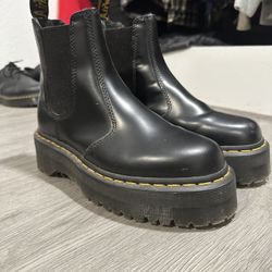 Doc Marten Chelsea Boots 