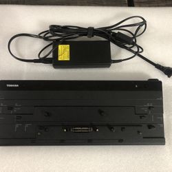 TOSHIBA HI-SPEED PORT REP III (docking station) with power supply