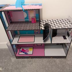 LOL Surprise Dream House