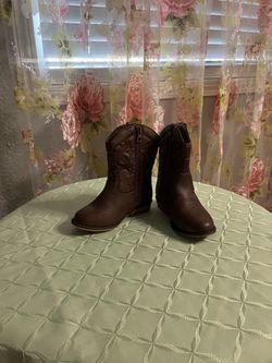 Toddler western boots size (9)