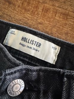 Men’s Hollister baggy Jean short Size 29 waist- Used In great condition