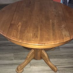 Classic worden Antique Table