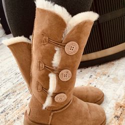 BOOTS/UGG