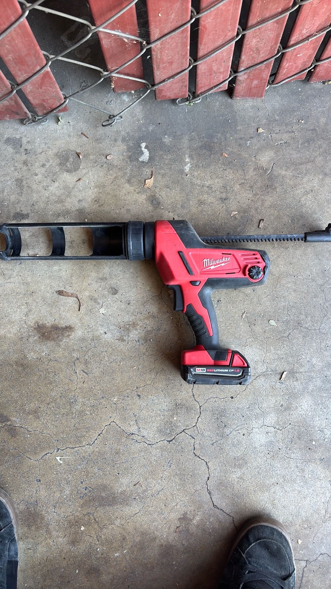 Milwaukee electric caulking gun $40 10oz