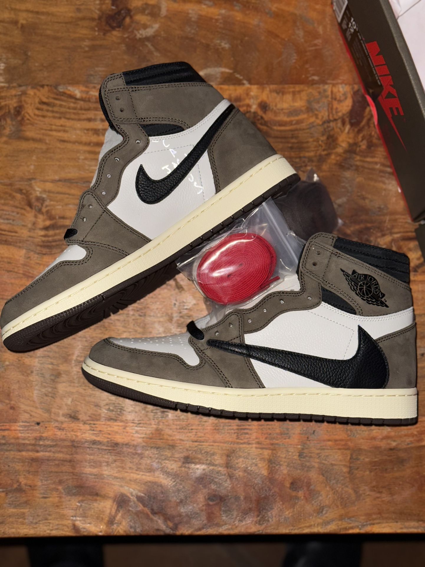 AIR JORDAN 1 HIGH OG TS SP Mocha