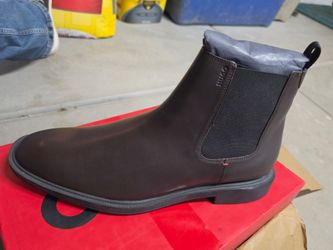 Men's size 11 Hugo Boss