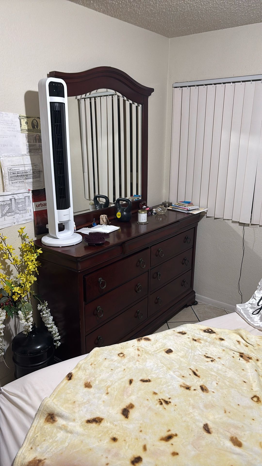 Three-Piece Queen Size Bedroom& Set Six Piece Living Room Set