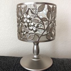 Dogwood Pedestal 3-Wick Candle Holder 