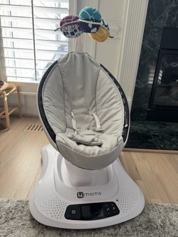 4moms MamaRoo Multi-Motion Baby Swing, Bluetooth Enabled with 5 Unique Motions, Grey