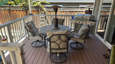 Patio Table w Heat Lamp