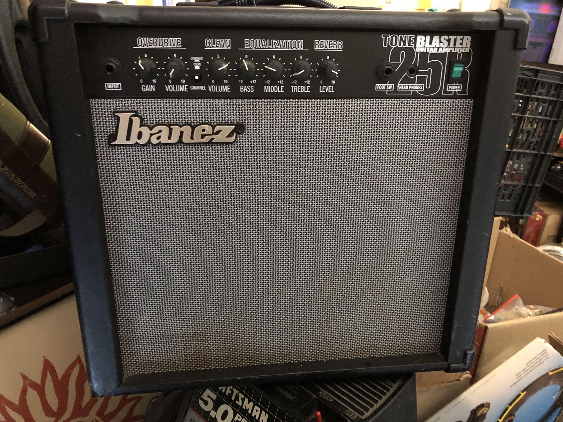 Guitar amp