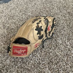11.5 Rawling Baseball Glove 