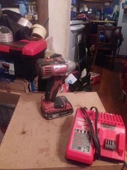 MILWAUKEE 18VOLT IMPACT BIT DRIVER + BATTERY + CHARGER