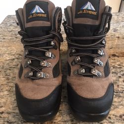 Mt Everest  Hiking Boots Sz 5 men And 7 women Brown (contact info removed) Sierra Leather Nice