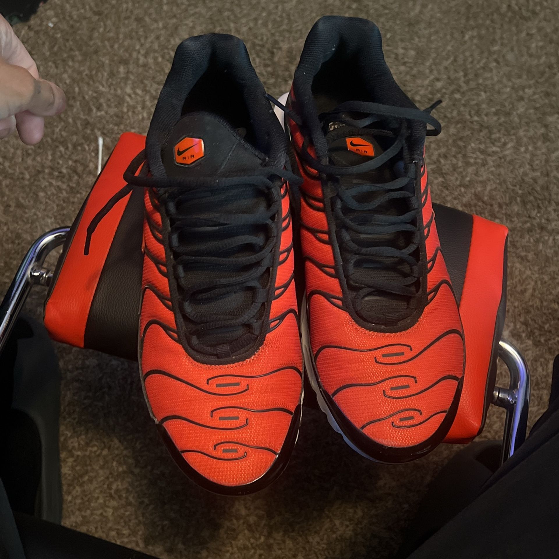 nike air max plus (team red orange)
