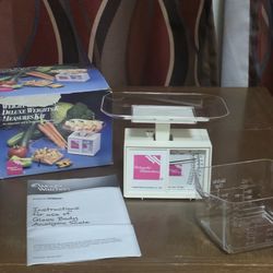 1990 Never Used WEIGHT WATCHERS DELUXE WEIGHTS & MEASURE KIT (Box has wear)
