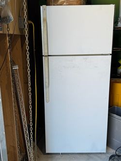 Refrigerator with freezer