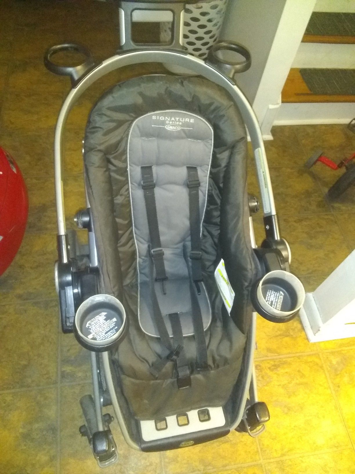 Graco front facing and rear-facing stroller. With infant attachments for a car seat.. head cover is broken still can be used.