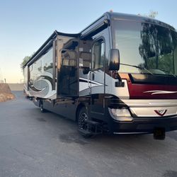 2016 Fleetwood Pace Arrow LXE 38B
