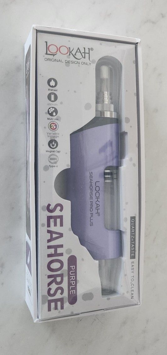 Beautiful Brand NEW Dab Pen