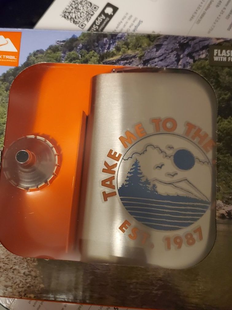 7.5oz Flask w/ Funnel.