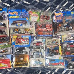 Bulk bin of Hot Wheels 49 items (bin not included)