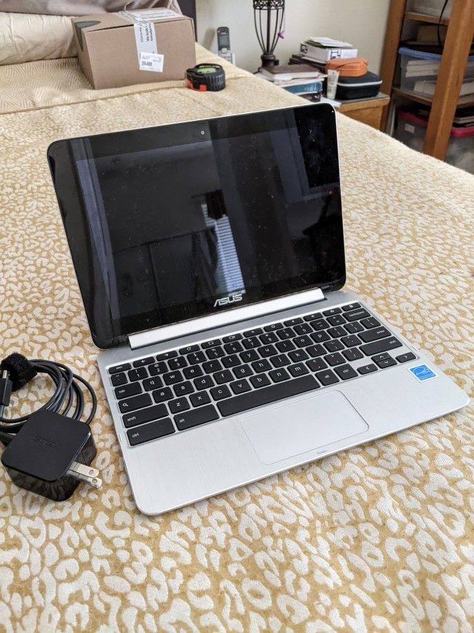 ASUS Chromebook C100PA-RBRKT03 10.1in. (16GB, 1.8GHz, 2GB) Chromebook - Silver -