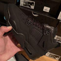 AIR JORDAN 4 RETRO BLACK CAT SIZEs 10.5M / 11M / 13M / 5Y / 5.5Y / 7Y 