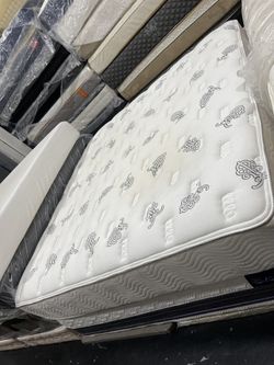 King Size Mattress And Box Springs 