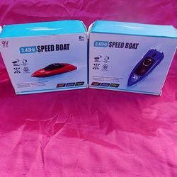 2x 2.4G Remote Control Boat, Rechargeable Electric Boats, Waterproof Mini Remote Control Speedboat Toy USB High Speed Electric Toy 