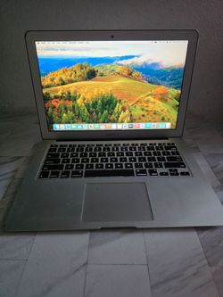 Reliable Apple MacBook Air has a 1.6 GHz Dual-Core Intel Core i5 processor. This silver laptop is equipped with 8 GB of 1600 MHz DDR3 memory and Intel