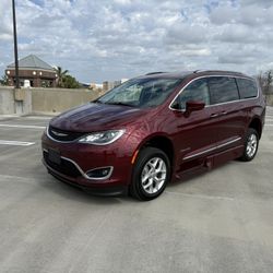 2019 Chrysler Pacifica Touring L Plus 
