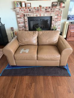 Love seat-used-Arizona Leathers
