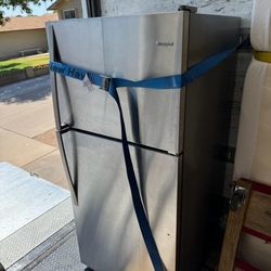 Whirlpool Top And Bottom Refrigerator 