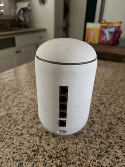 Ubiquiti AmpliFi HD Mesh WiFi Router with free modem