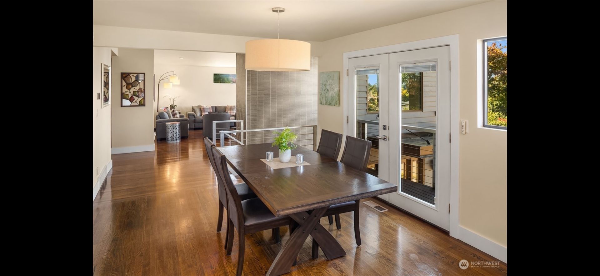 Used Dining Table And 6 Chairs