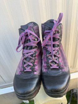 Men’s vintage Lowa boots