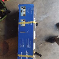 Portable 80" Projection Screen Duet 