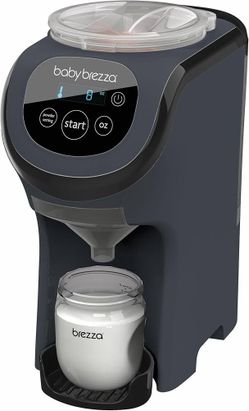 Baby Brezza mini pro formula dispenser with travel bag