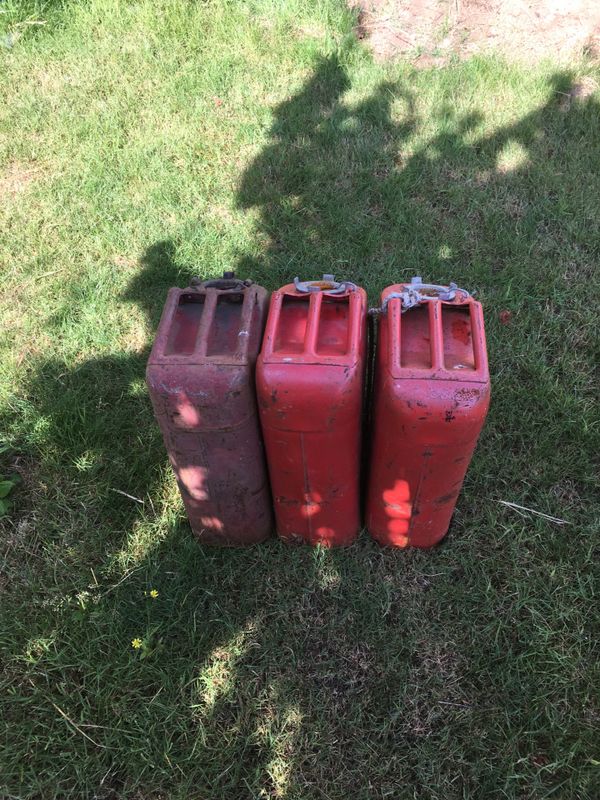 5gal Jeep gas cans for Sale in Portland, OR OfferUp